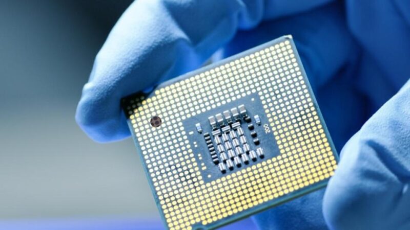 Federal vs. Private Investment: Balancing Forces in U.S. Microelectronics Strategy
