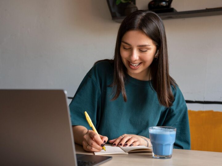 How Expert Online Mentors Help Students Excel in IB Subjects
