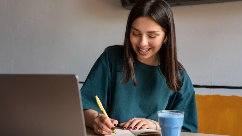 How Expert Online Mentors Help Students Excel in IB Subjects