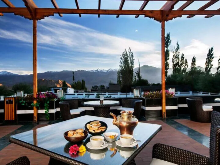 What to Eat in Leh? Ladakhi Dishes, Cafes and Comfort Food in the Mountains