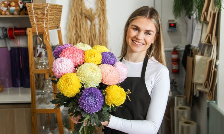 How To Surprise Someone With The Perfect Happy Birthday Flower Bouquet?