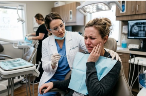 5 Situations Where You Need Immediate Dental Attention (And Why Waiting Is Risky)