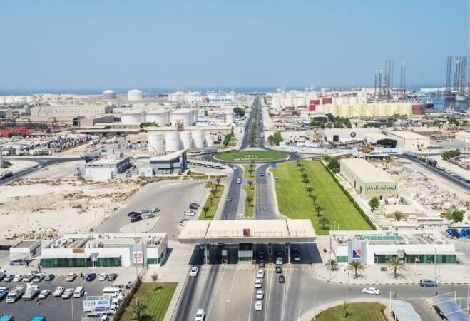What Makes Hamriyah Free Zone Suitable for Import and Export Businesses?