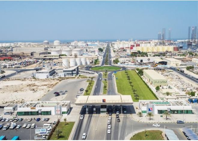 What Makes Hamriyah Free Zone Suitable for Import and Export Businesses?